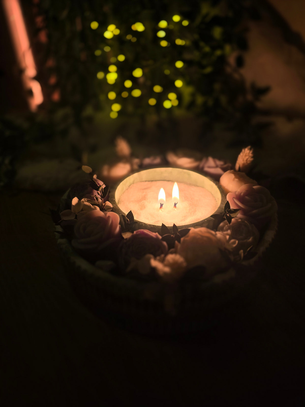 QUIET RITUAL – Candle & Bouquet Olive